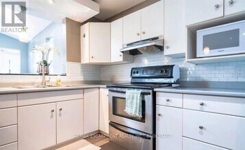 3829 Northwood Dr in Niagara Falls, ON - Building Photo - Building Photo