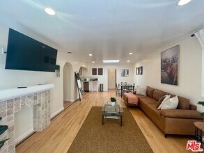 834 Lincoln Blvd in Santa Monica, CA - Building Photo - Building Photo