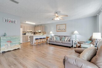17642 Front Beach Rd in Panama City Beach, FL - Building Photo - Building Photo