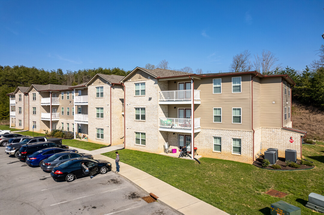 Overlook Village Apartments in Maryville, TN - Building Photo