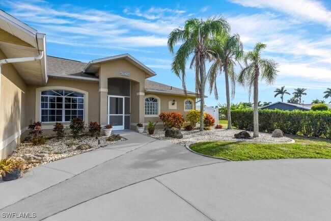 4625 SE 1st Ave in Cape Coral, FL - Building Photo - Building Photo