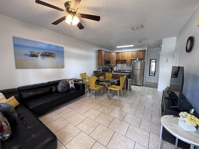 1100 Century Oaks Dr in Gulfport, MS - Building Photo - Building Photo