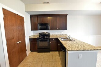 6307 Windemere Dr in Shelby Township, MI - Building Photo - Building Photo