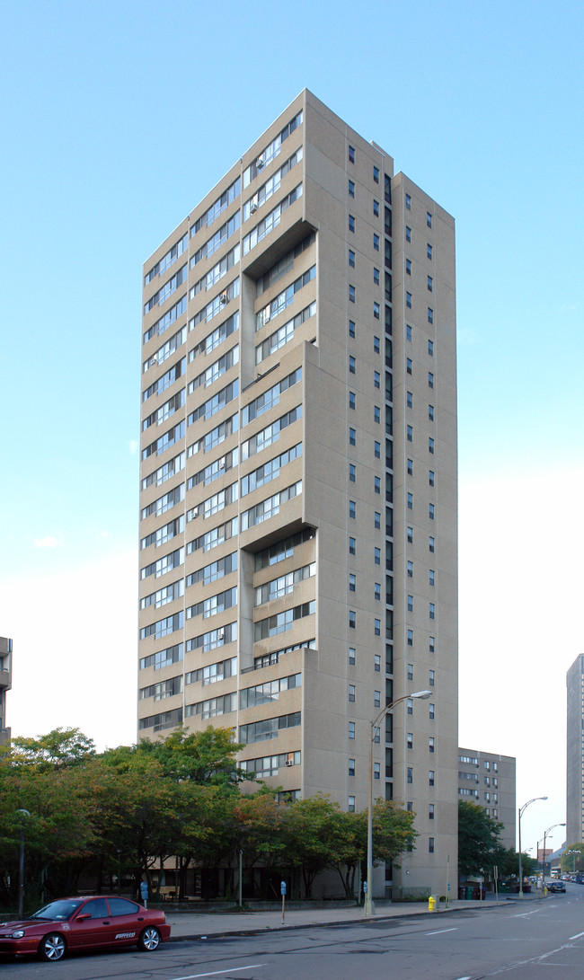 Midtown Manor Apartments in Rochester, NY - Foto de edificio - Building Photo