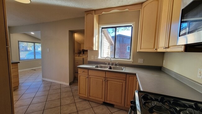 property at 1107 Topaz Dr