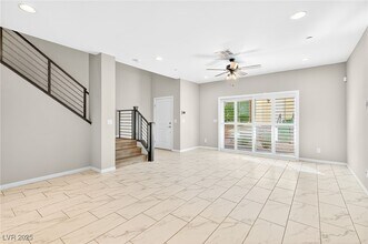1032 Via Panfilo Ave in Henderson, NV - Building Photo - Building Photo