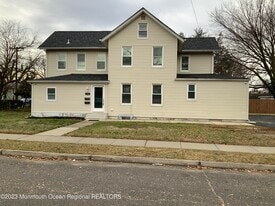 104 Bridge Ave in Red Bank, NJ - Building Photo