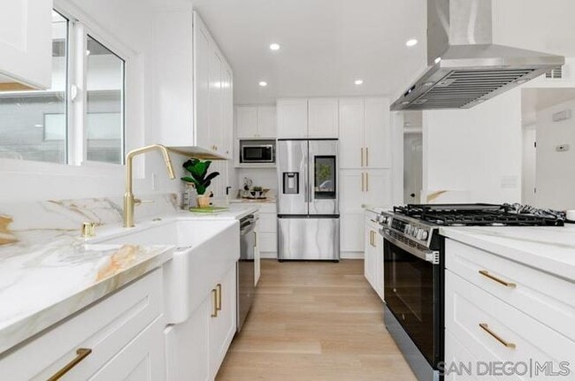 210 Rosebay Dr in Encinitas, CA - Building Photo - Building Photo