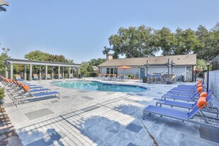 Edgemont in Greenville, SC - Building Photo
