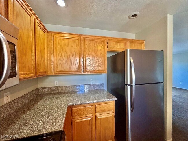 2011 Cutlass Dr in Henderson, NV - Building Photo - Building Photo