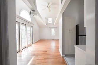 1500 Redding Rd in Fairfield, CT - Building Photo - Building Photo