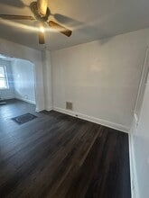 927 W Poplar St in York, PA - Building Photo - Building Photo