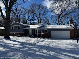 4138 Westover Dr in West Bloomfield Township, MI - Building Photo