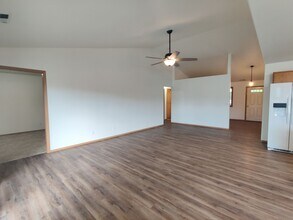 1518 W 24th Loop in Kennewick, WA - Building Photo - Building Photo