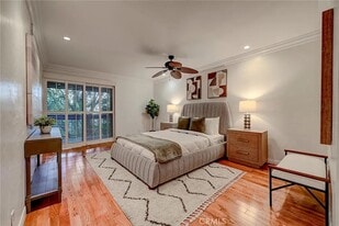 15335 Magnolia Blvd, Unit 216 in Sherman Oaks, CA - Building Photo