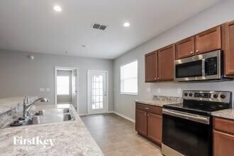 7402 Indigo Oasis Ct in Gibsonton, FL - Building Photo - Building Photo