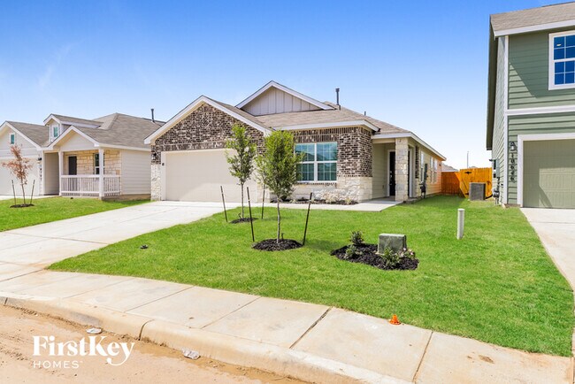 10650 Vinateros Dr in Converse, TX - Building Photo - Building Photo