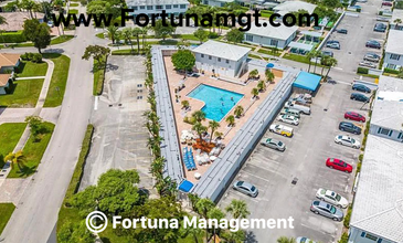 2200 NE 66th St, Unit 1421 in Fort Lauderdale, FL - Building Photo - Building Photo