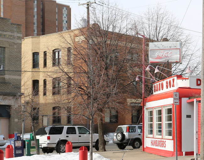 Elliot Park Apartments in Minneapolis, MN - Foto de edificio - Building Photo