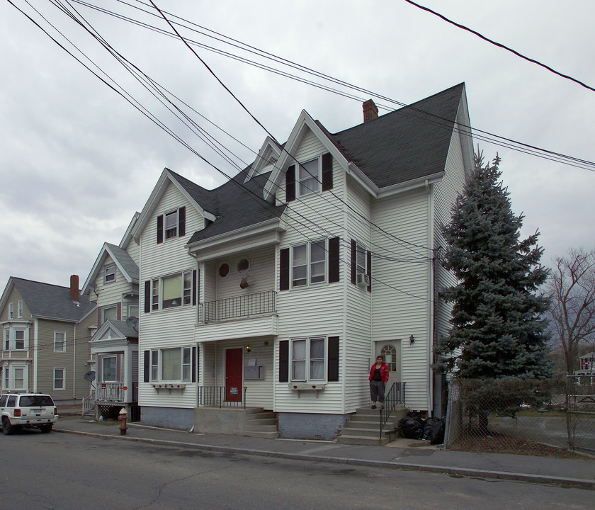 9 Union St in Taunton, MA - Building Photo