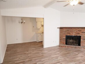 8813 Cainwood Ln in Austin, TX - Building Photo - Building Photo