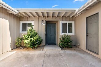 230 E Hoover Ave in Orange, CA - Building Photo - Building Photo
