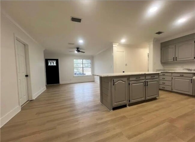 1459 Cambridge Ct in Mobile, AL - Building Photo - Building Photo