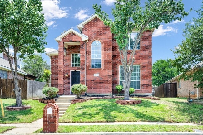 property at 3900 Braxton Ln