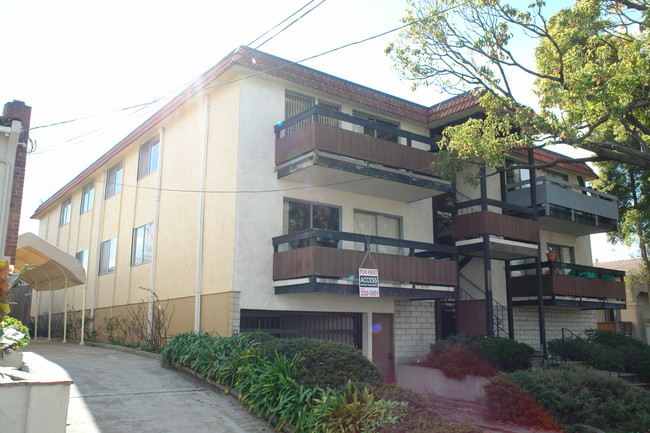 1126 Marin Ave in Albany, CA - Foto de edificio - Building Photo