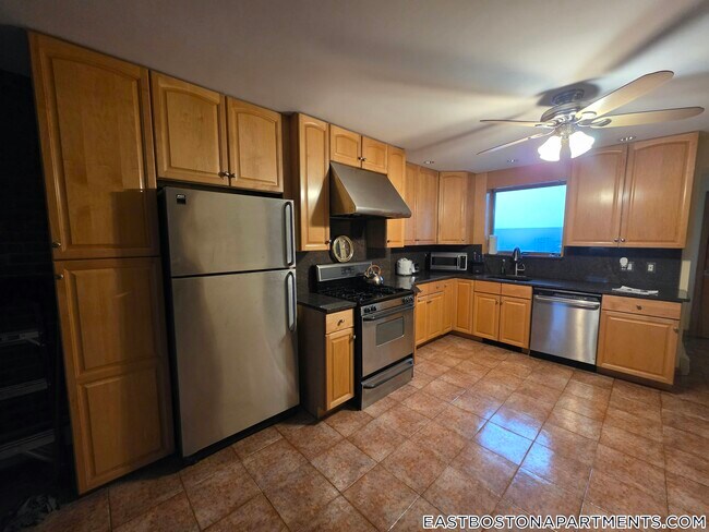 186 Webster St, Unit 3