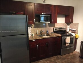 2611 Johnson St in Hollywood, FL - Building Photo - Building Photo