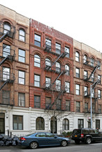 332 W 17th St in New York, NY - Building Photo - Building Photo