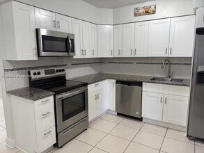 13300 NE 10th Ave in North Miami, FL - Building Photo - Building Photo