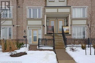5100 Plantation Pl in Mississauga, ON - Building Photo - Building Photo