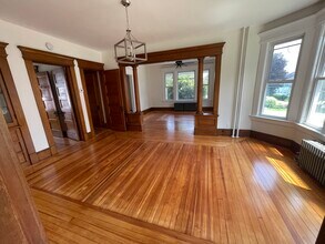 24 Winthrop Ter, Unit 1st Floor in Meriden, CT - Building Photo - Building Photo