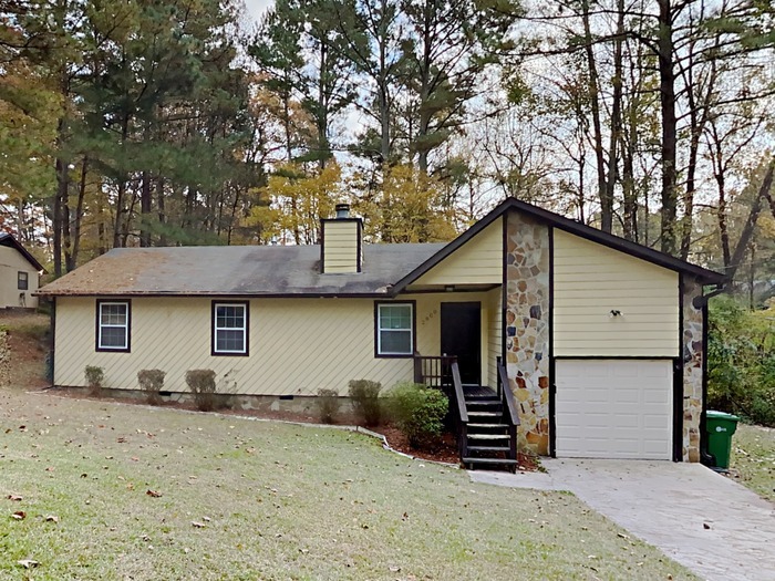 2800 Alexandria Dr SW in Atlanta, GA - Building Photo
