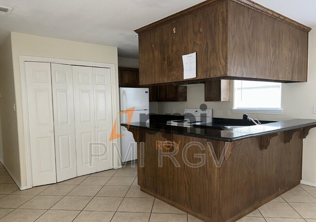 315 W Albatross Ave in Pharr, TX - Building Photo - Building Photo