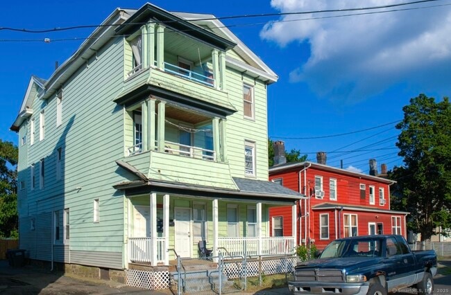 442 Carroll Ave in Bridgeport, CT - Foto de edificio - Building Photo