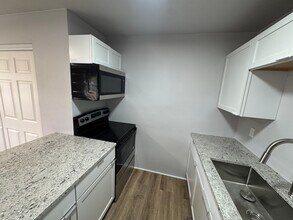 616 E State St, Unit 616 East State in O'Fallon, IL - Building Photo - Building Photo