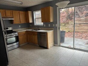 408 Spring Head Dr SE in Lawrenceville, GA - Building Photo - Building Photo