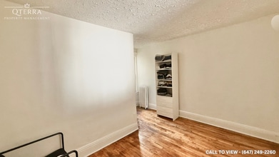 938 Gerrard St E in Toronto, ON - Building Photo - Building Photo