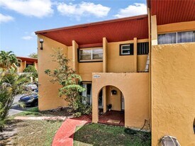 13731 SW 84th St in Miami, FL - Building Photo