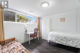 406 Tamarack Dr in Waterloo, ON - Building Photo - Building Photo