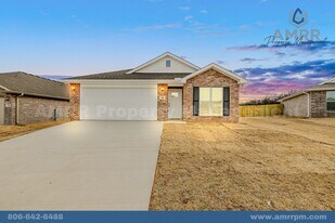 208 SW Vicki St in Gentry, AR - Building Photo