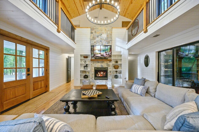 property at 47 White Pne Rd