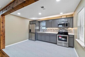 8714 Quinn St in Dallas, TX - Building Photo - Building Photo