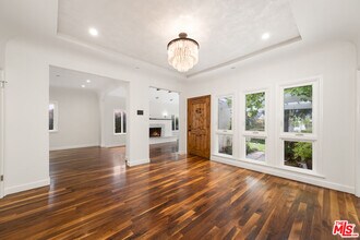 337 S Maple Dr in Beverly Hills, CA - Building Photo - Building Photo