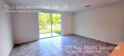 7153 Greenwood Park Cir in Ft. Myers, FL - Foto de edificio - Building Photo