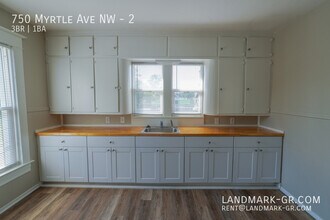 750 Myrtle St NW in Grand Rapids, MI - Building Photo - Building Photo