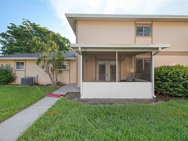 3363 Alouette Cir in Ft. Myers, FL - Building Photo - Building Photo